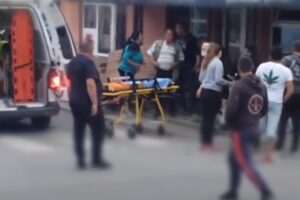 Objavljen snimak: Automobilom uletio u baštu kafića i usmrtio čovjeka pa pobjegao