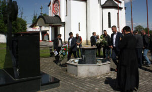 Položeni vijenci, zapaljene svijeće! Obilježeno 29 godina od stradanja Srba u Odžaku