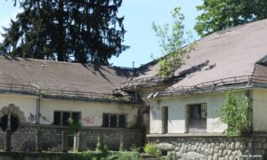 Zub vremena nagriza vilu Paskolo: Zašto nacionalni spomenik u centru Banjaluke nikog ne zanima