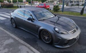 Neobičan prizor “na rano jutro”: Skupocjeni Porsche ostao u kvaru nasred ulice