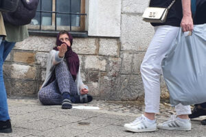 Bolni prizori iz Bijeljine! U prosjačenju zatečeno 50 djece: Ne treba davati novac