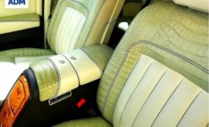 Carinici zaplijenili luksuzni Rolls-Royce Phantom: Obložen kožom ugrožene vrste krokodila