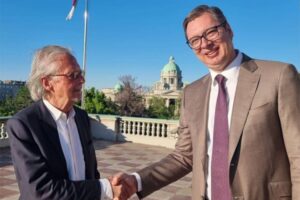 “Srbija pokazuje zahvalnost”: Vučić uručio Handkeu Orden Karađorđeve zvijezde prvog stepena