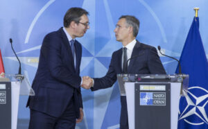 Vučić sa Stoltenbergom u Briselu: NATO je posvećen KFOR-u i njegovoj misiji