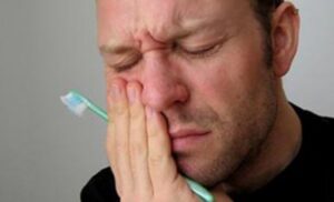 Bol prolazi i bez odlaska kod zubara: Isprobajte prirodan lijek za zubobolju