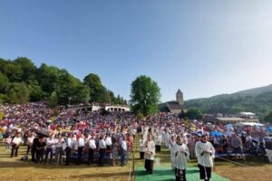 Podmilačje obilježava Svetog Ivana Kristitelja: Blizu 60.000 vjernika prisustvuje molitvi