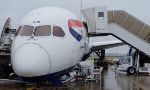 Incident na londonskom aerodromu Hitrou: Avion pao “na nos” FOTO