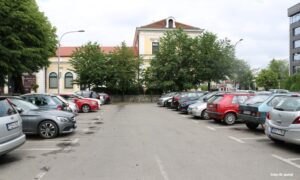 Gorući problem u Banjaluci: Ove godine nije izgrađeno nijedno novo parking mjesto