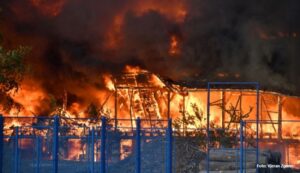 Izbio veliki požar u drvenom skladištu: Na sreću nema povrijeđenih VIDEO