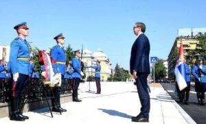 Vučić položio vijenac na Spomenik kosovskim junacima: Poraz i predaja nisu opcija