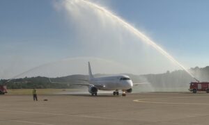 Nova linija: Svečano dočekan prvi let na relaciji Tivat-Banjaluka