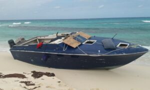 Tragedija u Atlantskom okeanu: U blizini ostrva Grand Turk pronađen čamac sa 20 mrtvih
