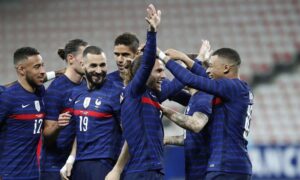 Reagovao državni vrh: Makron smirivao igrače francuske reprezentacije