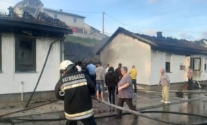 Detalji drame u Gacku! Vatra od roštilja izmakla kontroli, izgorjele dvije kuće VIDEO