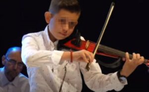 Kršten u bolnici na Spasovdan: Mladi violinista Jovan nakon pet dana se probudio iz kome