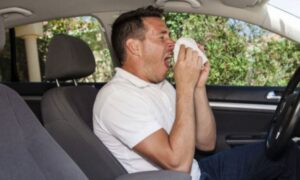 Pomoć za vozače u nevolji: Evo kako da spriječite napade kihanja u automobilu