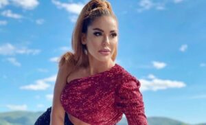 Pjevačica usijala društvene mreže: Marina Visković pozirala gola na konju FOTO