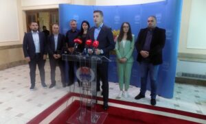 Ilić rekao da Stanivuković pokušava da degradira parlament: Očajnički i poprilično dječiji potezi