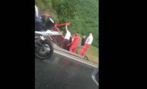 Teška nesreća u BiH! Prevrnulo se vozilo sa četiri djevojke, građani pritekli u pomoć