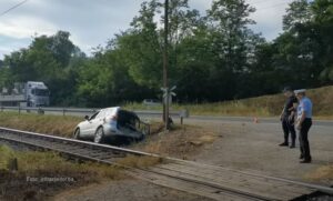 U sudaru voza i automobila kod Prijedora povrijeđene tri osobe