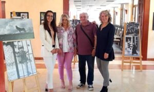 Sedmodnevna postavka u Drvaru: Humanitarna izložba fotografija “Otisak u vremenu”