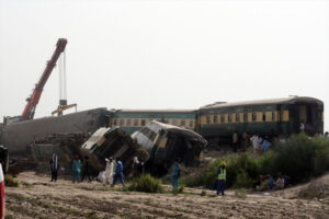 U sudaru vozova najmanje 63 žrtve