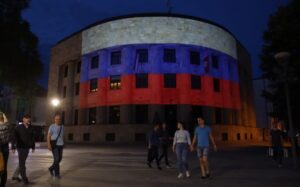 Palata RS u Banjaluci u bojama ruske zastave