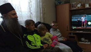 Patrijarh u Bujanovcu sa djecom gledao Rolan Garos