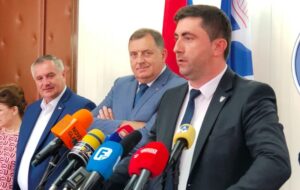 Petrović prigovara, Višković ga kritikuje: Neslaganja nakon sastanka u Bijeljini