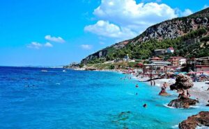 Pucnjava na plaži u Albaniji, ubijene četiri osobe, a dvije ranjene