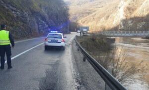 Zbog saobraćajne nezgode: Obustavljen saobraćaj na magistralnom putu Karanovac – Crna Rijeka
