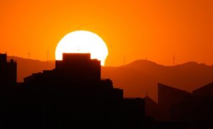 Prizor od kojeg zastaje dah: Spektakularne fotografije djelimičnog pomračenja Sunca