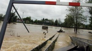 “U toku je evakuacija ljudi”: Haos – obilne padavine poplavile više od 200 kuća