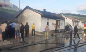 Požar u Gacku! Buktinja “progutala” dvije kuće, povrijeđenih na sreću nije bilo FOTO
