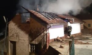 Planula pilana! Buktinja kod Banjaluke “u gluvo doba noći”, vatrogasci spriječili širenje