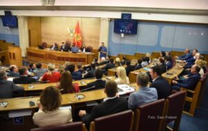Ispoštovan Ustav: Sajt Skupštine Crne Gore i na ćirilici
