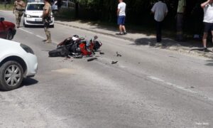 Motociklista zadobio povrede u teškoj nesreći