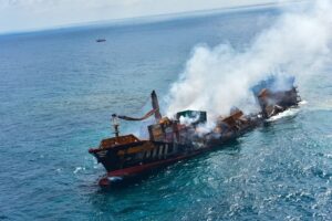 Tanker pun hemikalija koji tone mogao bi izazvati ekološku katastrofu