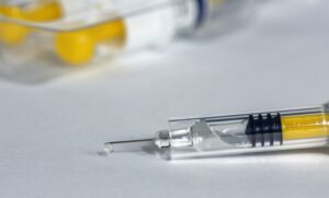 Istekao im rok: Institut traži ko će uništiti 55.000 vakcina protiv korone