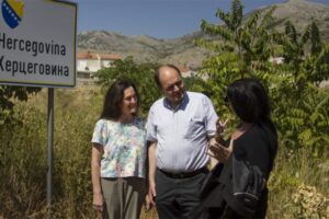 Šmit u obilasku: Posjetio manastir Tvrdoš i Blagajsku tekiju