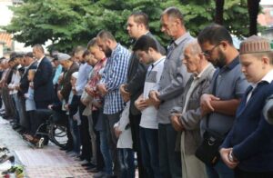 Veliki vjerski praznik: Muslimanski vjernici obilježavaju Kurban-bajram