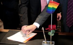 Crna Gora “aminovala”: Matičari prošli obuku za sklapanje LGBT brakova
