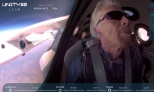 Istorijski let: Milijarder Ričard Brenson odletio i vratio se iz svemira