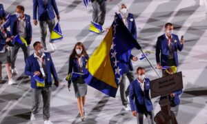 Olimpijci BiH na otvaranju u Tokiju: Zastavu nosili Larisa Cerić i Amel Tuka