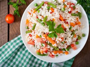 Lagani ljetni obrok: Salata od riže, mrkve i mahuna