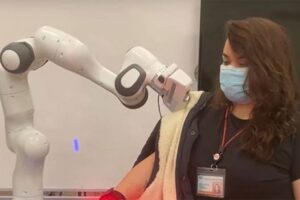 Izumljen robot – asistent: Pomoć za ljude sa poteškoćama