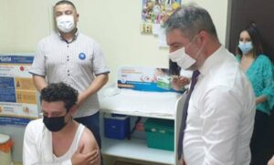 Ministar zdravlja uzeo “AstraZeneku” u ruke: Šeranić vakcinisao načelnika Kostajnice