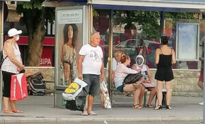 Za smijeh do suza: Fotografija sa autobuskog stajališta postala hit društvenih mreža