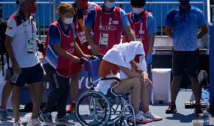 Velike vrućine u Tokiju: Španska teniserka doživjela toplotni udar, sa terena izvedena u kolicima