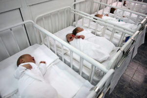 Dobro nam došli: Srpska bogatija za 29 beba, a evo u koji grad je stiglo “najviše roda”